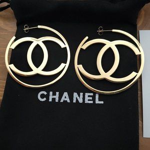 New Chanel gold loop earrings 2.5 inches wide